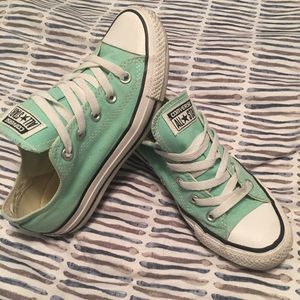 Mint converse